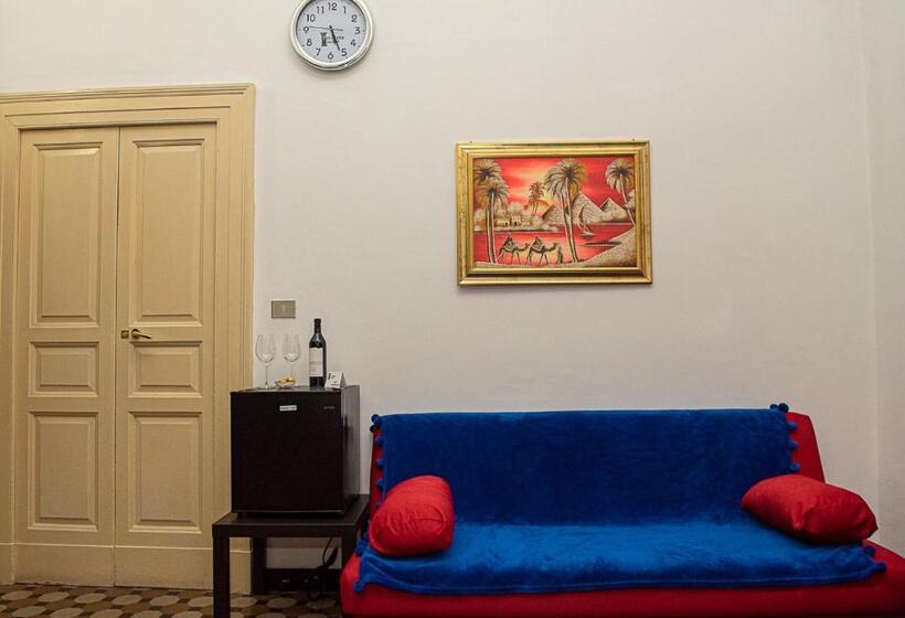 اتاق لوکس, Pitagora House