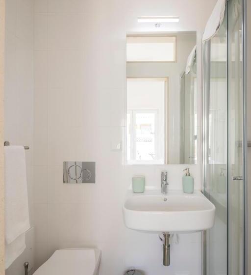 سوئیت با بالکن, Alto Mar Inn