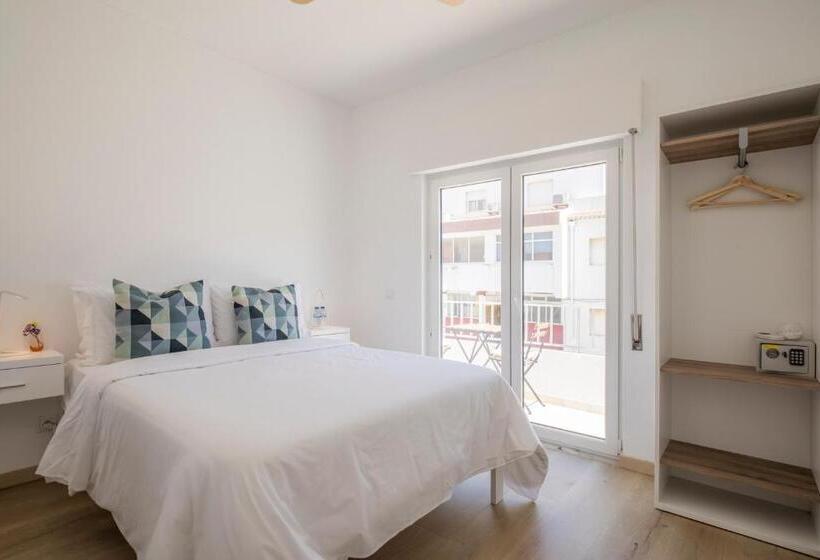 سوئیت با بالکن, Alto Mar Inn