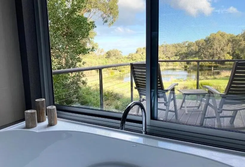 スーペリアースイート, Messmates Luxury Eco Suites