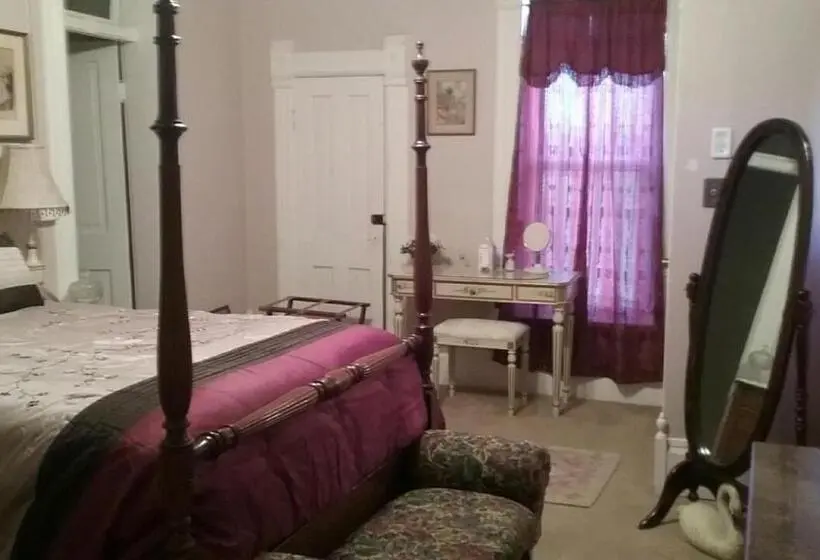バルコニー付きデラックスルーム, Smithville Historical Museum And Inn