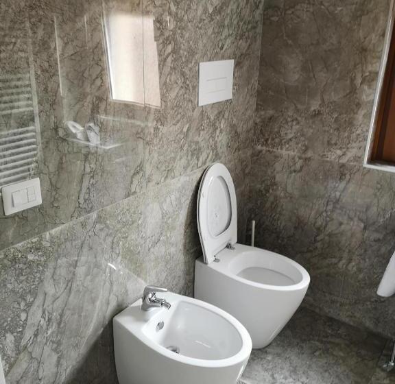 Номер Deluxe, Tra I Castelli