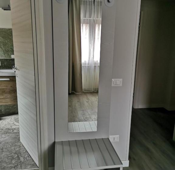 Номер Deluxe, Tra I Castelli