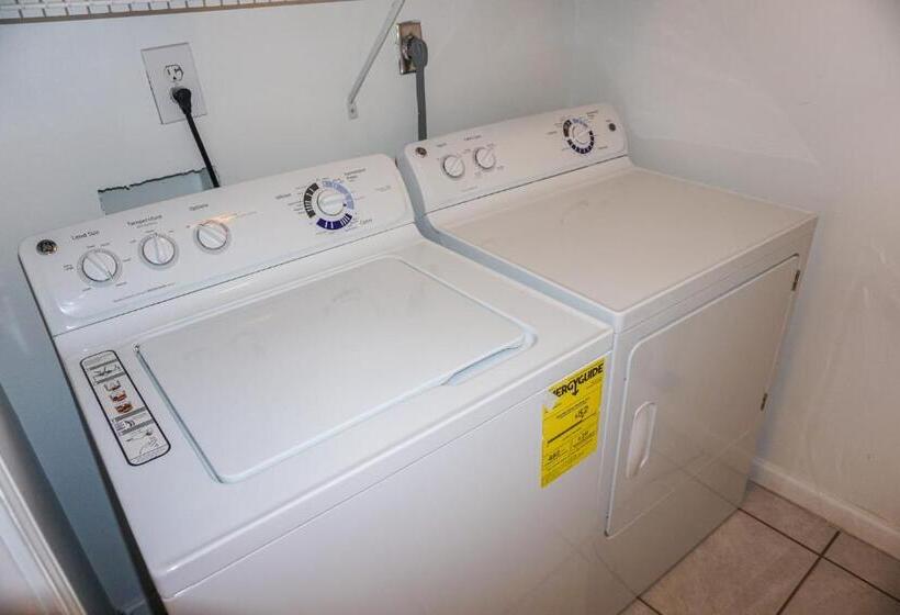 침실 2개 아파트, Destin Towers Middle Unit On The Beach!