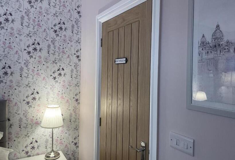 キングサイズベッドのスタンダードルーム, Bridgeside Rooms