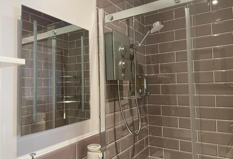 キングサイズベッドのスタンダードルーム, Bridgeside Rooms