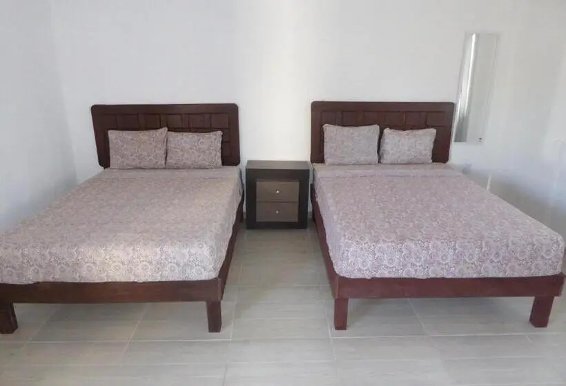 エコノミートリプルルーム, Hostal Casa Clavel