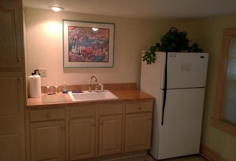 سوییت سوپریور, Thomas Webster House