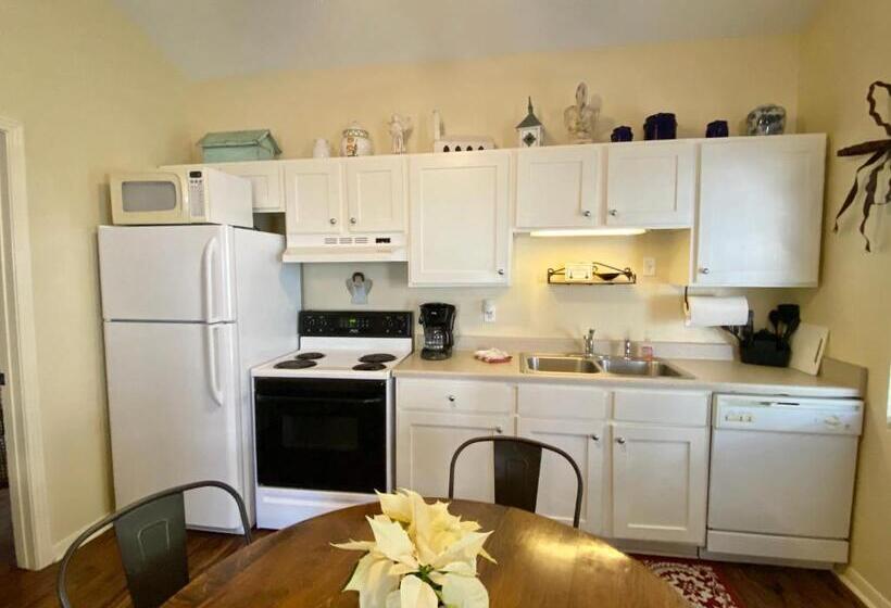 Номер Deluxe Кровать Кинг, Comal Inn