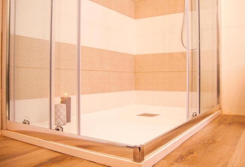 패밀리 스위트, Al Vicolo Tre