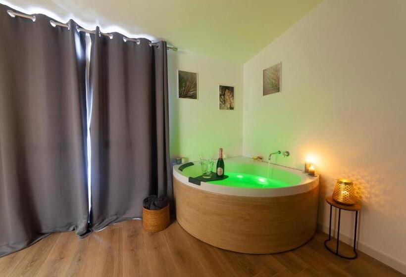 자쿠지 스위트, Al Vicolo Tre