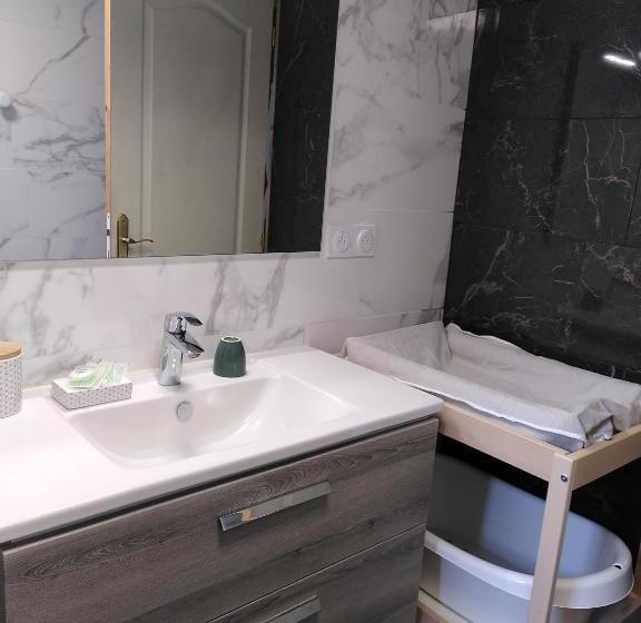 חדר דלוקס לארבעה, Au Fil Du Temps