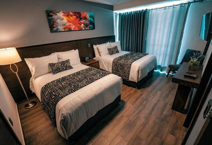 غرفة عائلية, Corral Grande