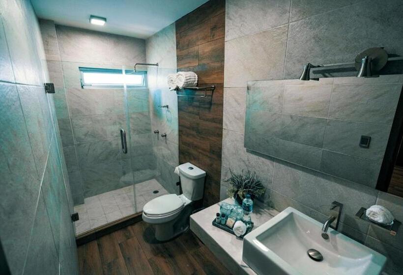 غرفة عائلية, Corral Grande