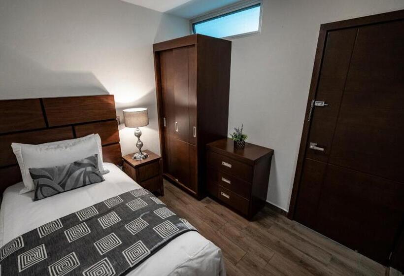 غرفة قياسية فردية, Corral Grande