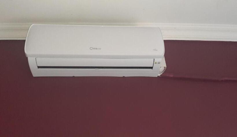 デラックスルーム, Jean Alno