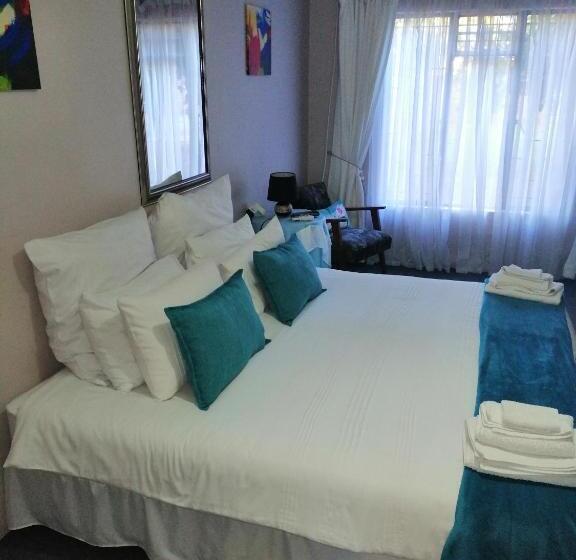 شقة غرفتين, Kudu Cottages