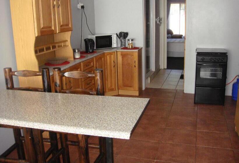 شقة غرفتين, Kudu Cottages