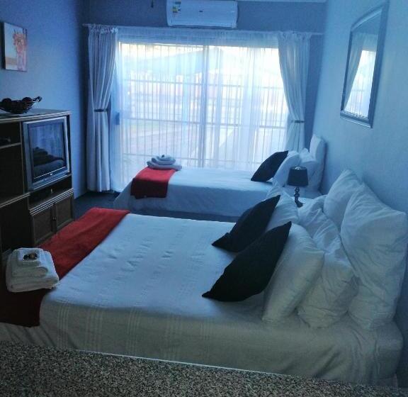 شقة غرفتين, Kudu Cottages