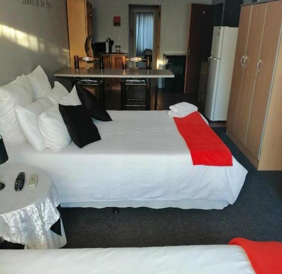 شقة غرفتين, Kudu Cottages