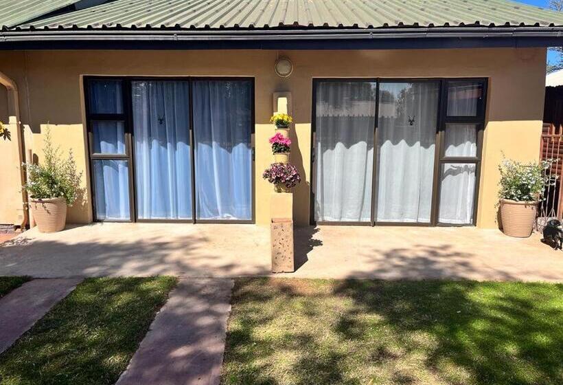 غرفة قياسية, Kudu Cottages