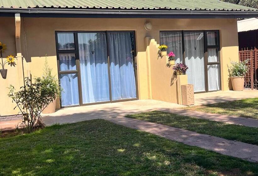 غرفة قياسية, Kudu Cottages