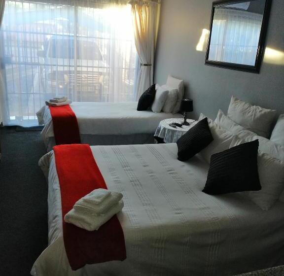 شقة غرفتين, Kudu Cottages