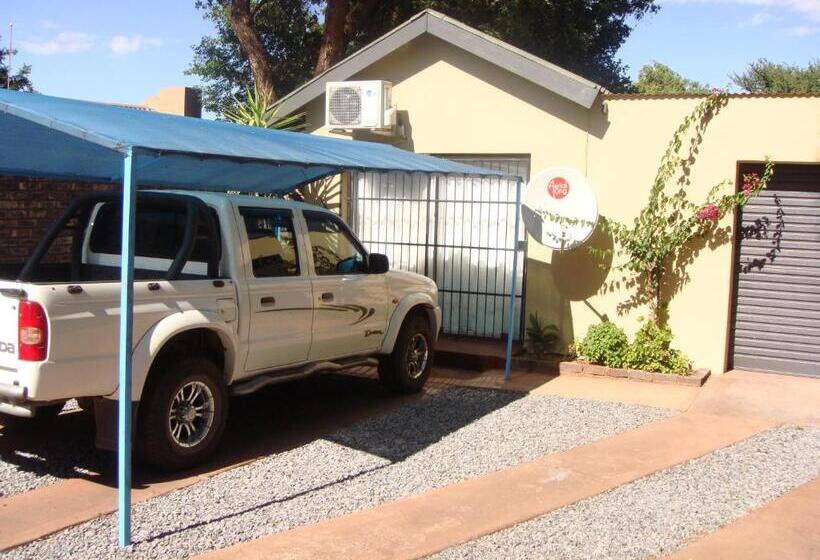 شقة غرفتين, Kudu Cottages