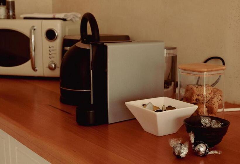 디럭스 스위트, The Bean Tree