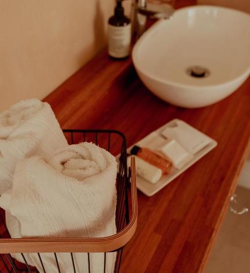 디럭스 스위트, The Bean Tree