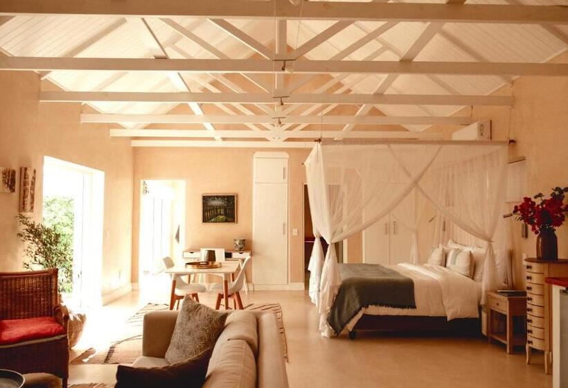 디럭스 스위트 킹 침대, The Bean Tree