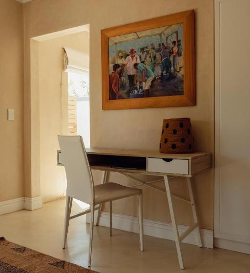 발코니가 있는 스위트, The Bean Tree