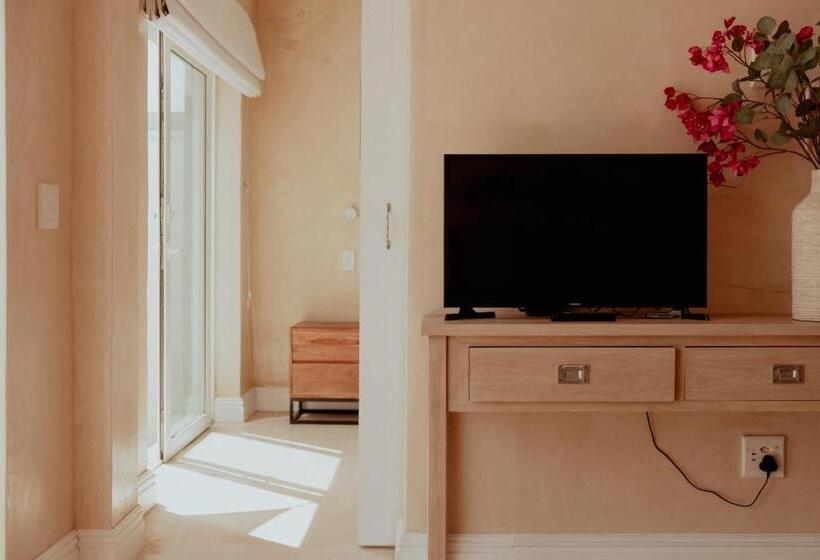 디럭스 스위트, The Bean Tree