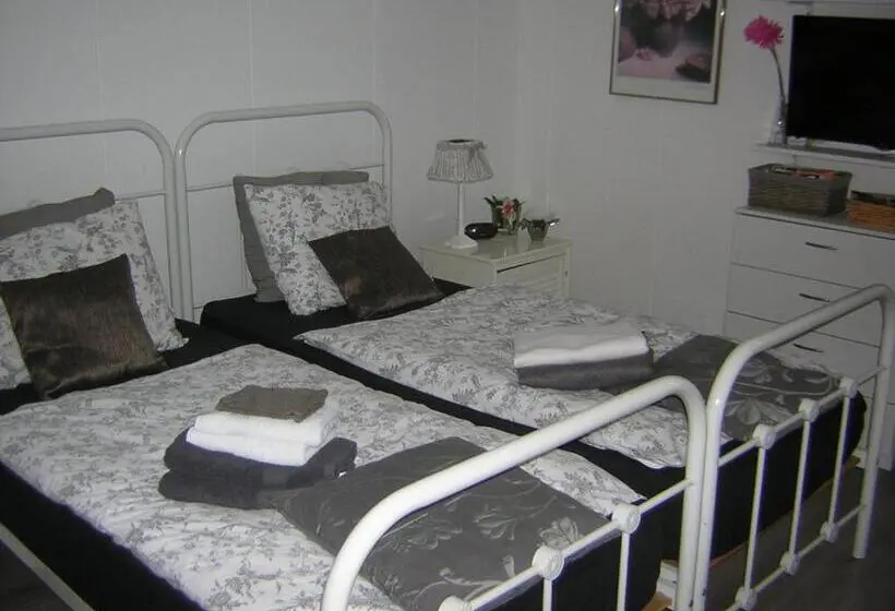 ガーデンビュースタンダードルーム, Prive Tuinhuis B&b Elly