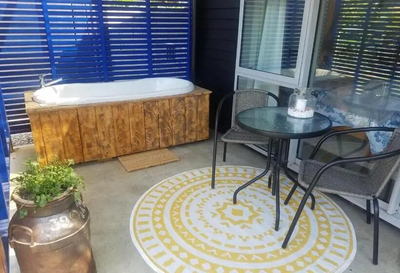 スタンダードルーム, The End Lounge B&b