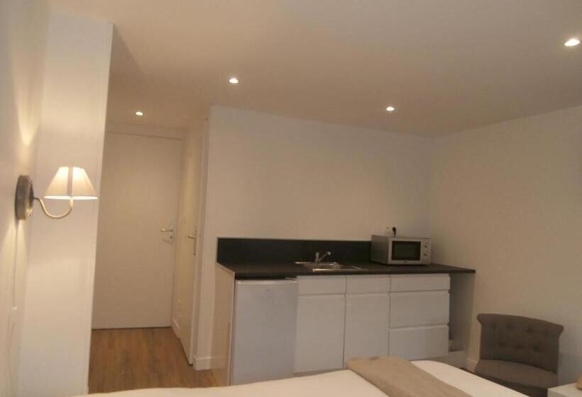 Comfort room with balcony, Au Claire De Lune