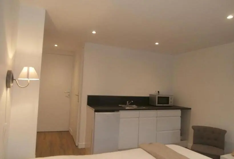 Comfort room with balcony, Au Claire De Lune