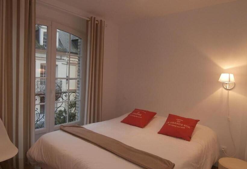 Comfort room with balcony, Au Claire De Lune