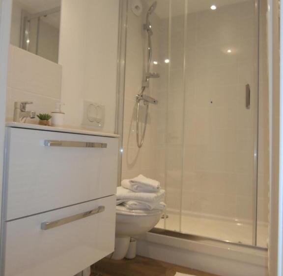 Comfort room with balcony, Au Claire De Lune