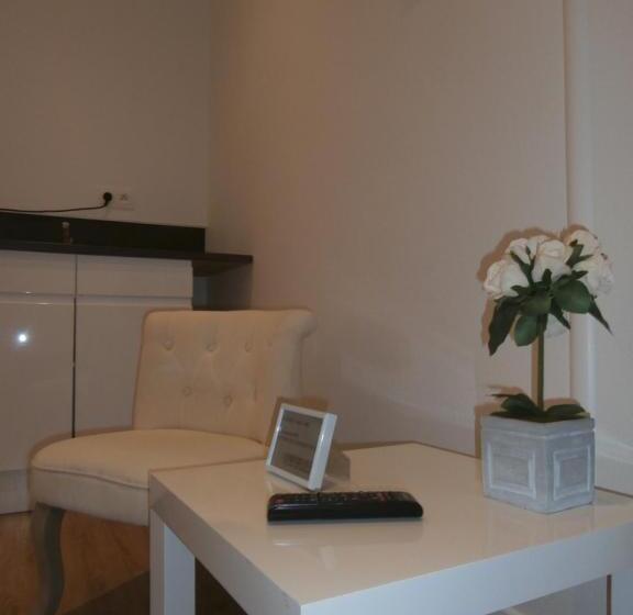 Comfort room with balcony, Au Claire De Lune