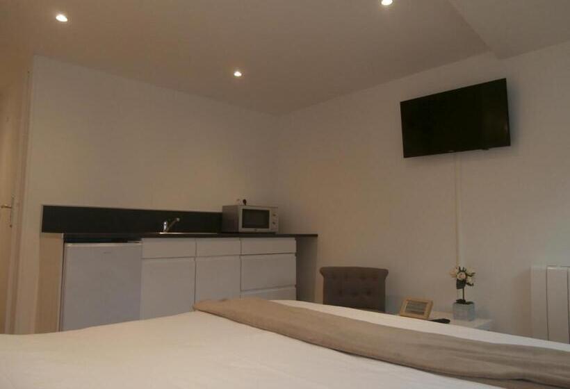 Comfort room with balcony, Au Claire De Lune