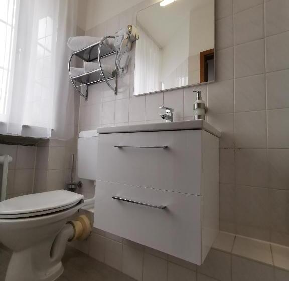 스탠다드 룸, Zur Linde