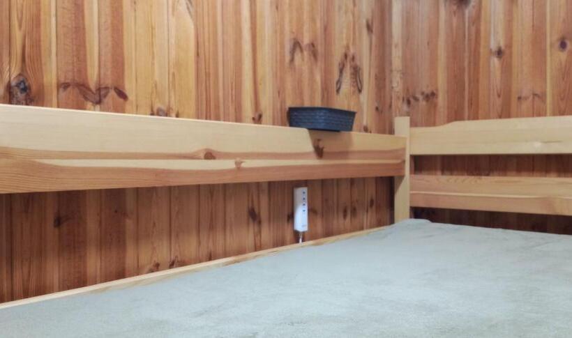 غرفة قياسية حمام مشترك, Cívis Debrecen