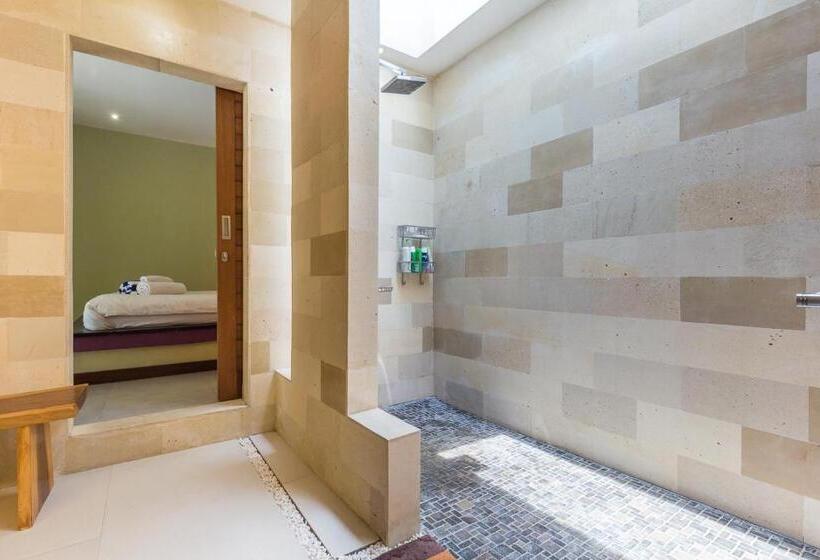 غرفة قياسية مطلّة علي حمام السباحة, Villa Pilou Boutique