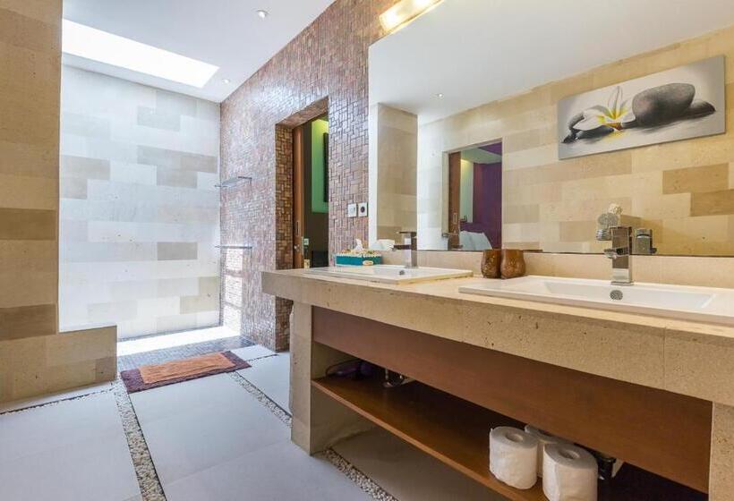 Номер Стандарт Вид на Бассейн, Villa Pilou Boutique