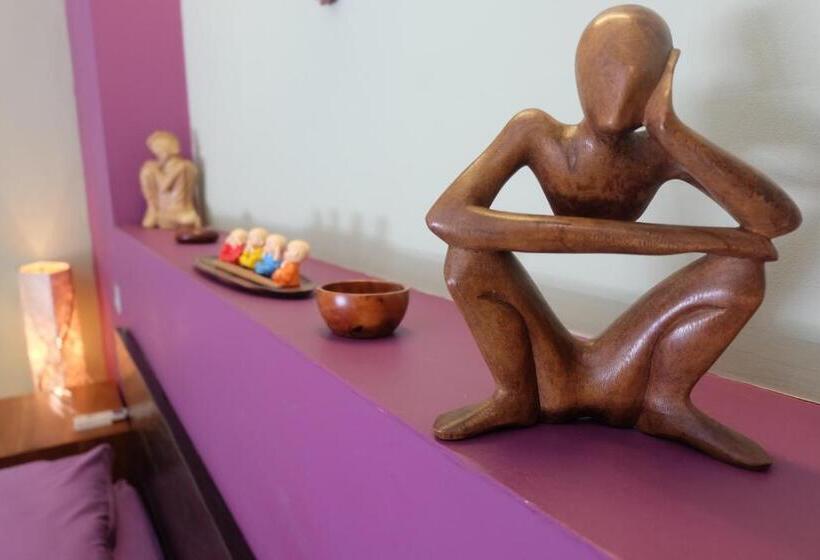 غرفة قياسية مطلّة علي حمام السباحة, Villa Pilou Boutique