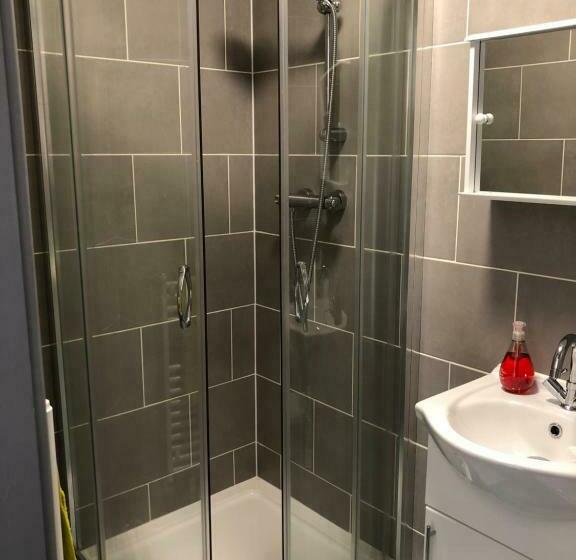 غرفة قياسية فردية, Opal Bank