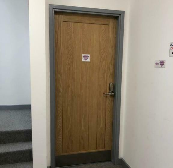 غرفة قياسية فردية, Opal Bank