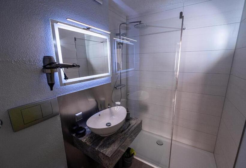 Номер Стандарт Трехместный, 180gradblick