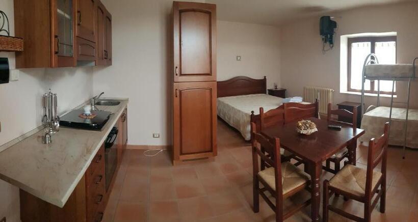 スタンダードスタジオ, Agriturismo Petra Lucana